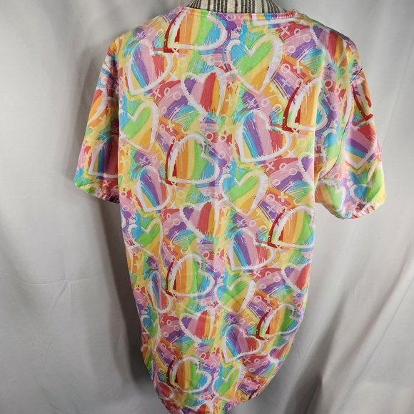 WS Fundamentals by White Swan Multicolored Heart Print Scrub Top Size Medium - Picture 4 of 8
